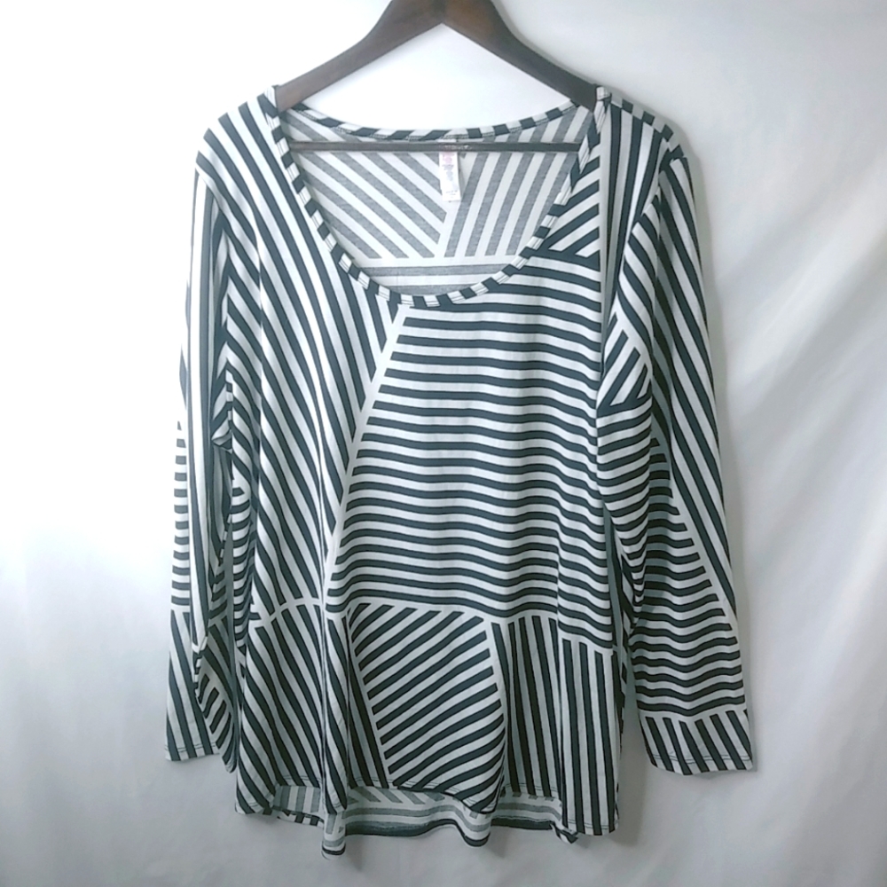 LuLaRoe 3X Multi-Directiinal Striped Tunic Top Plus